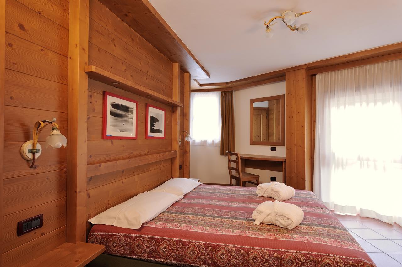 Chalet Dei Pini Madonna di Campiglio Exterior photo